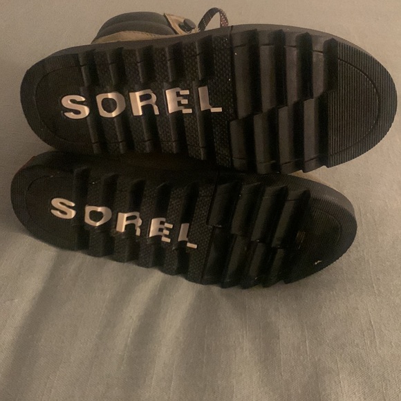 Womens Olive green Sorel boots (waterproof) - Picture 5 of 5